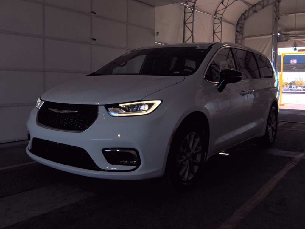2026 Chrysler Pacifica Limited photo