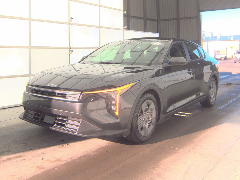 2025 Kia K4 LX photo
