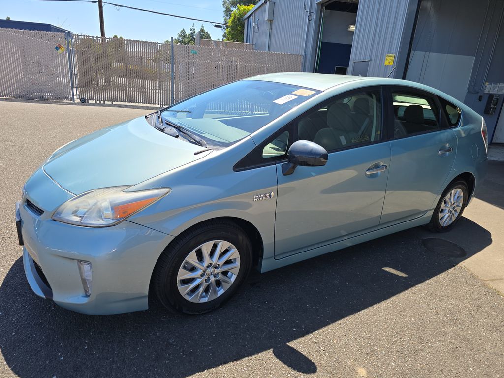 2014 Toyota Prius Advanced photo