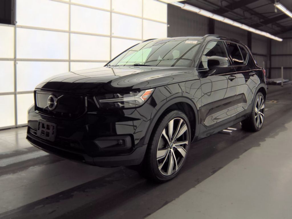 2021 Volvo XC40 P8 Rdes R-Design photo