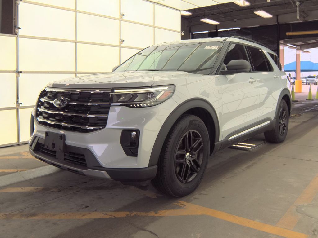 2025 Ford Explorer Active photo