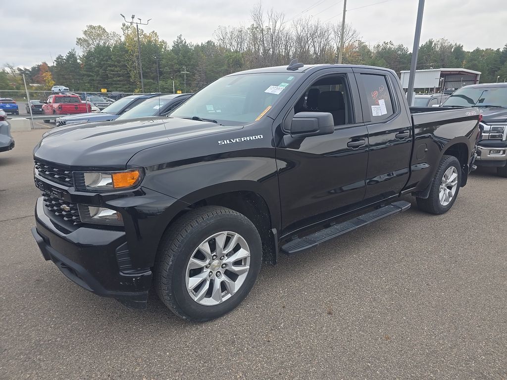 2021 Chevrolet 1500 Custom photo