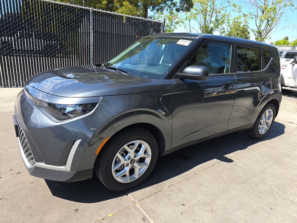 2025 Kia Soul LX photo