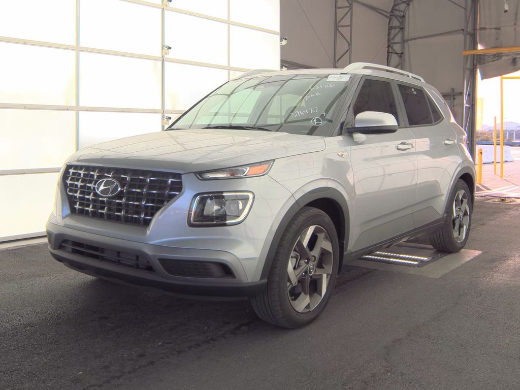 2025 Hyundai Venue SEL photo