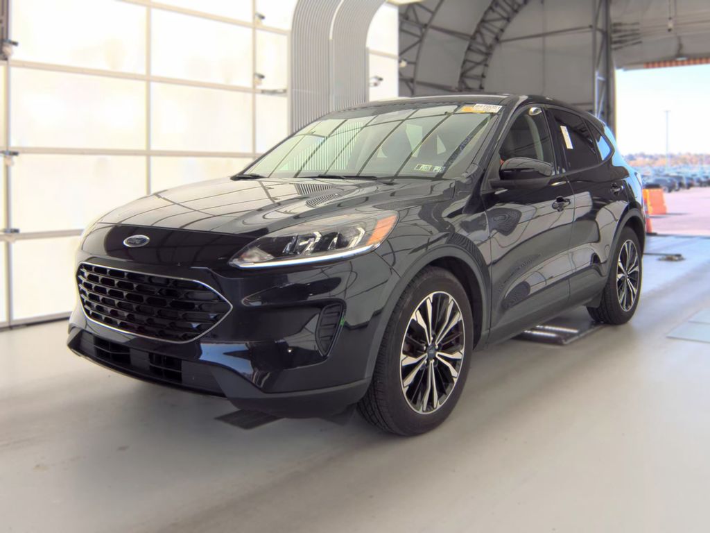 2021 Ford Escape SE photo