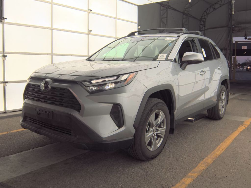 2025 Toyota RAV4 XLE photo