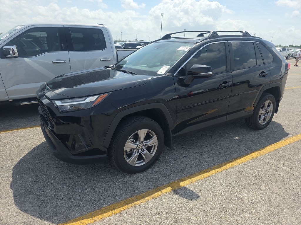 2025 Toyota RAV4 XLE photo