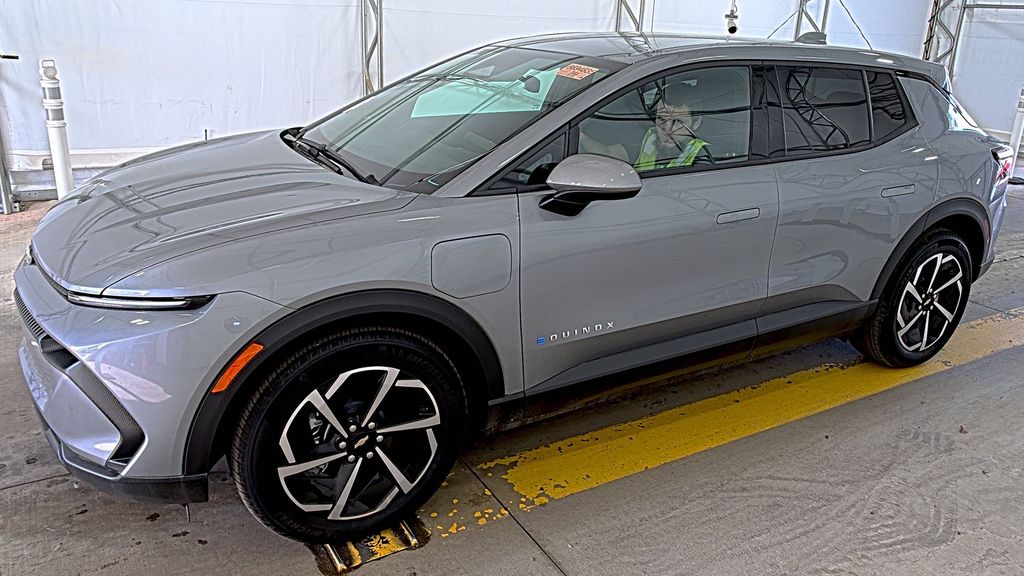 2025 Chevrolet Equinox LT photo