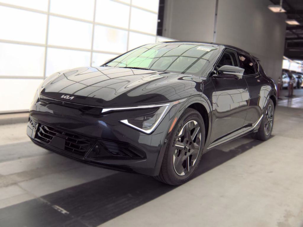 2025 Kia EV6 Wind photo