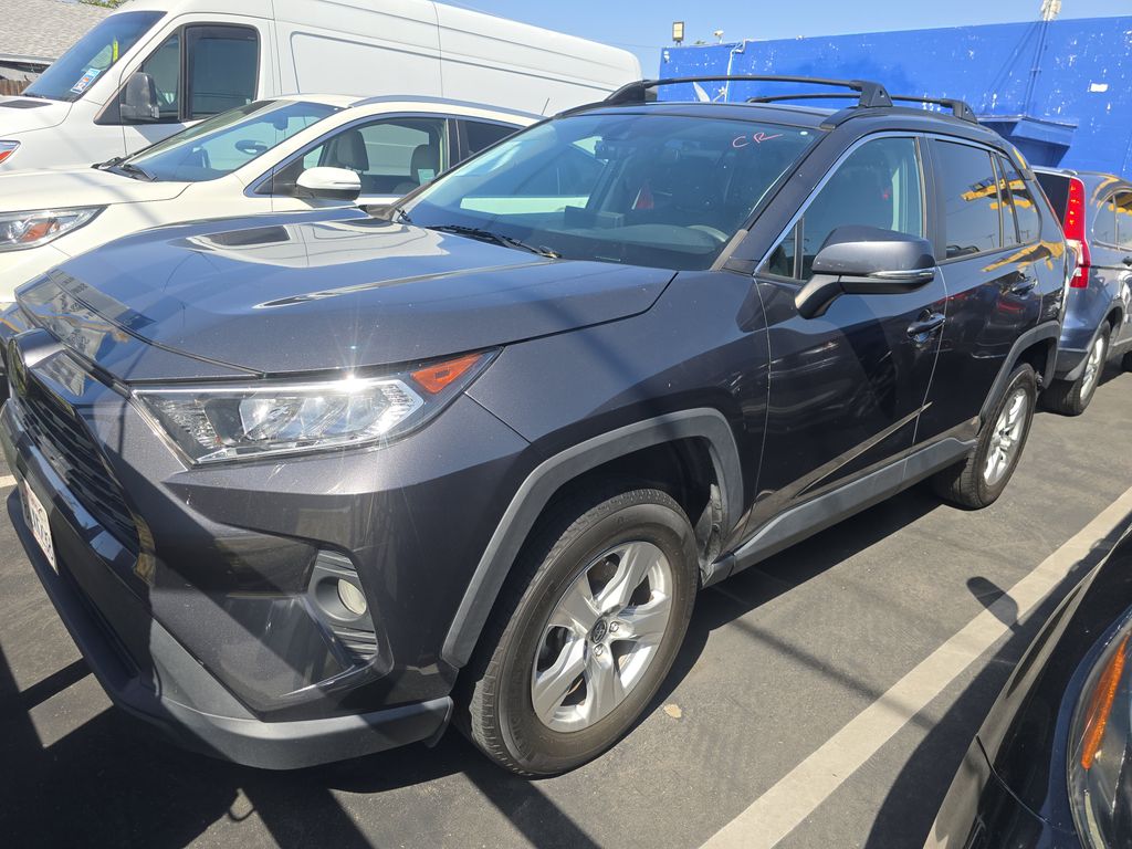 2019 Toyota RAV4 XLE photo
