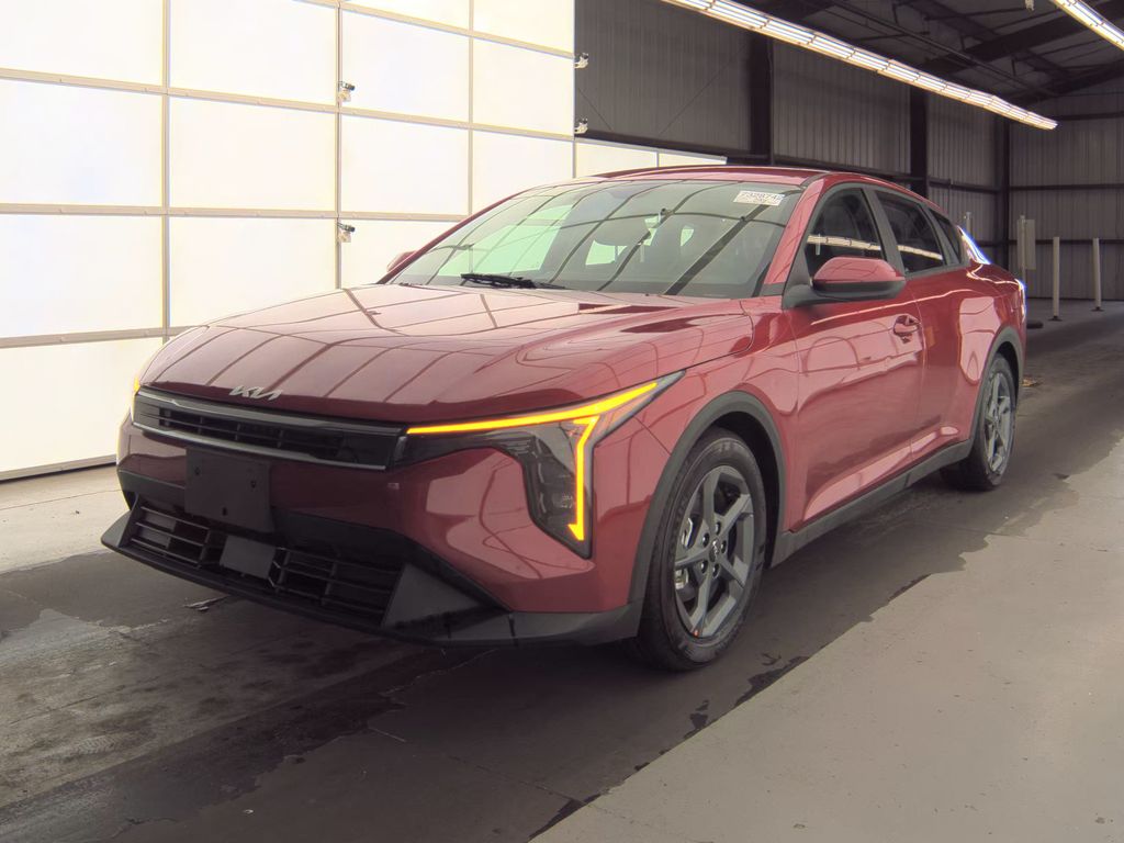 2025 Kia K4 LXS photo