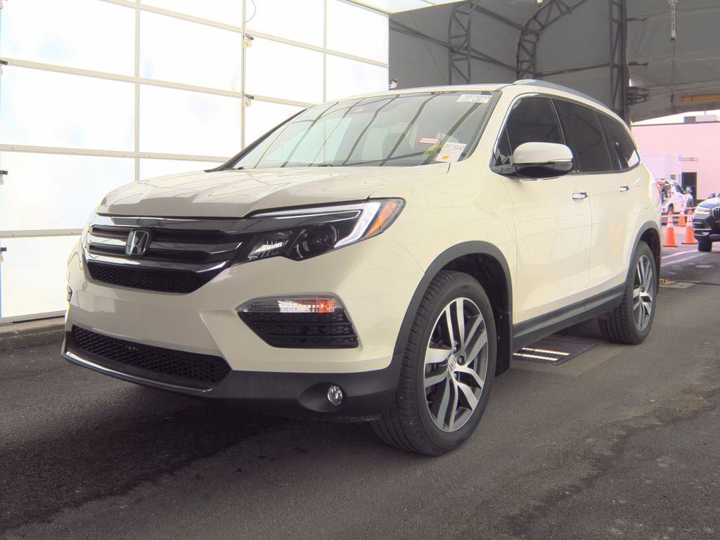 2017 Honda Pilot Touring photo