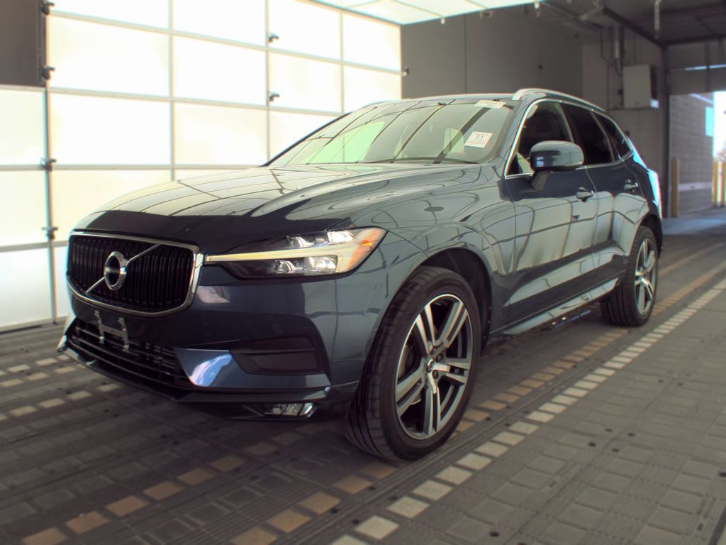 2021 Volvo XC60 Momentum photo