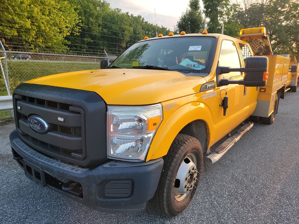 2015 Ford F-350 DRW XL photo
