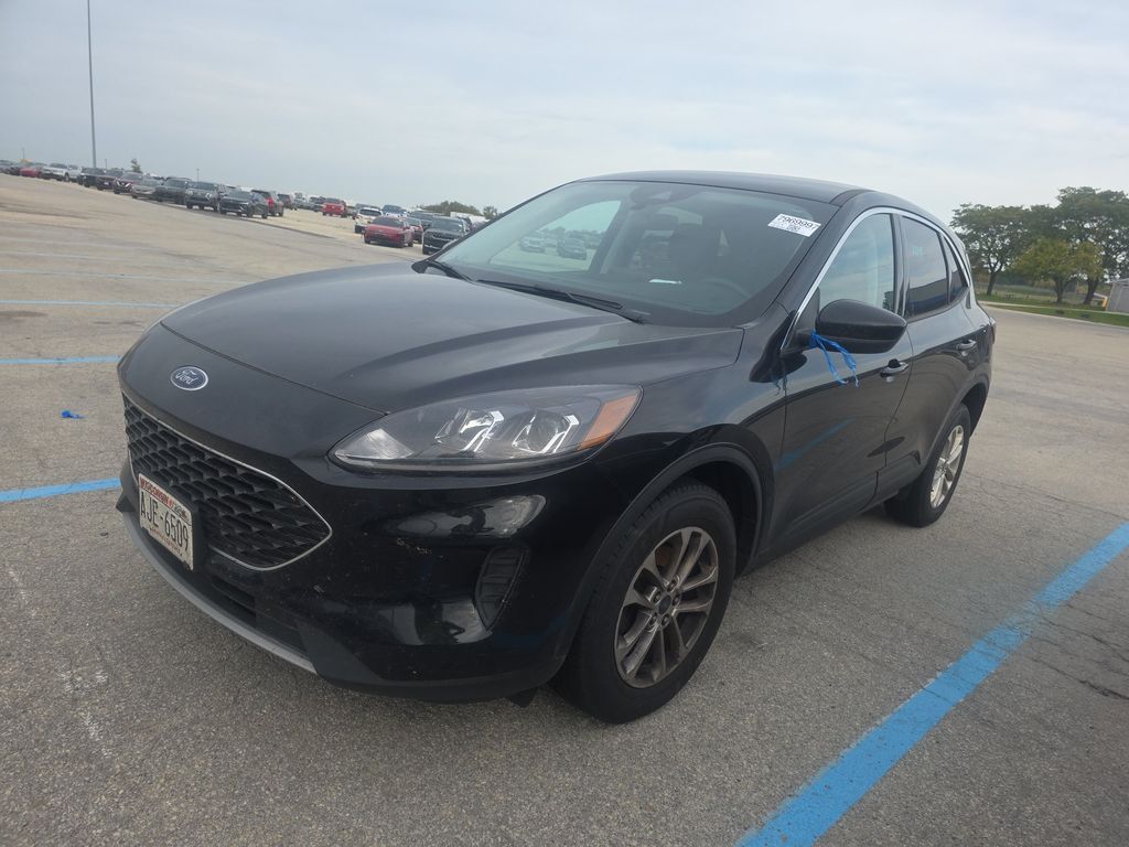 2021 Ford Escape SE photo