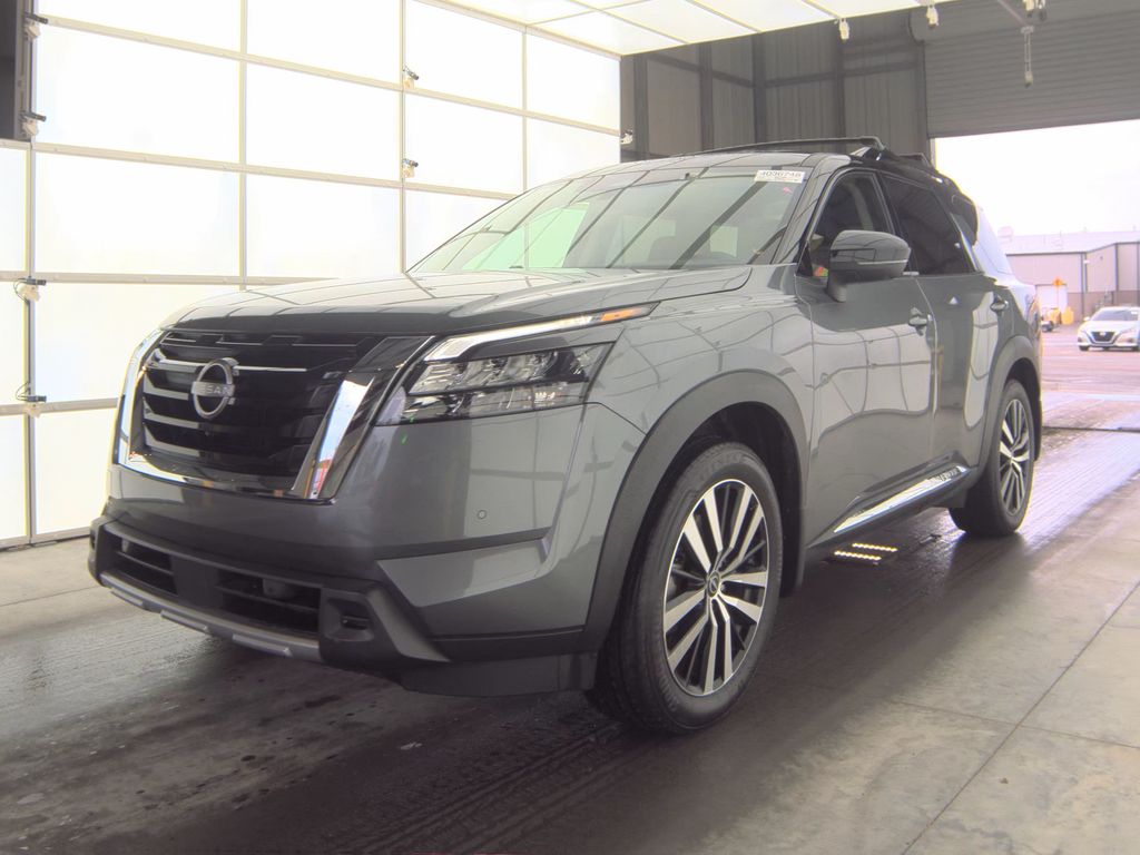 2025 Nissan Pathfinder Platinum photo