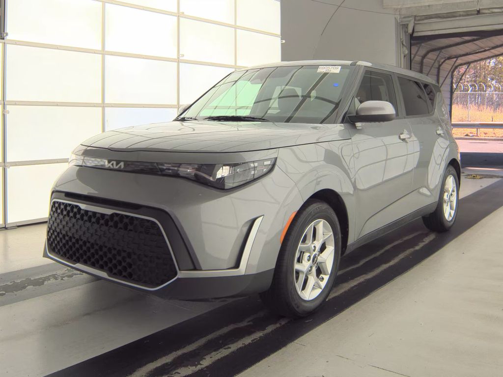 2025 Kia Soul LX photo