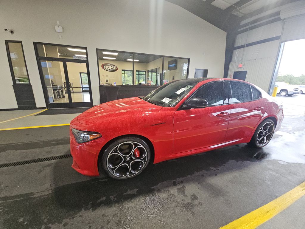 2024 Alfa Romeo Giulia Competizio photo