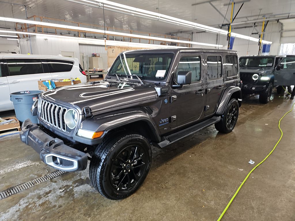 2025 Jeep Wrangler Sahara photo