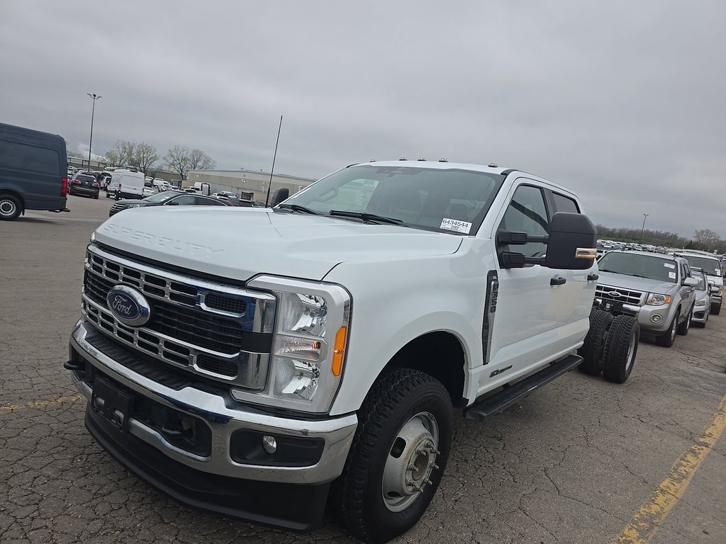 2023 Ford F-350 XL photo