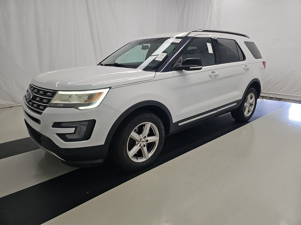 2017 Ford Explorer XLT photo