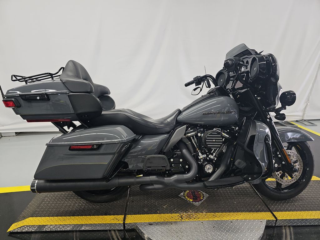 2022 Harley-Davidson Flhtk photo