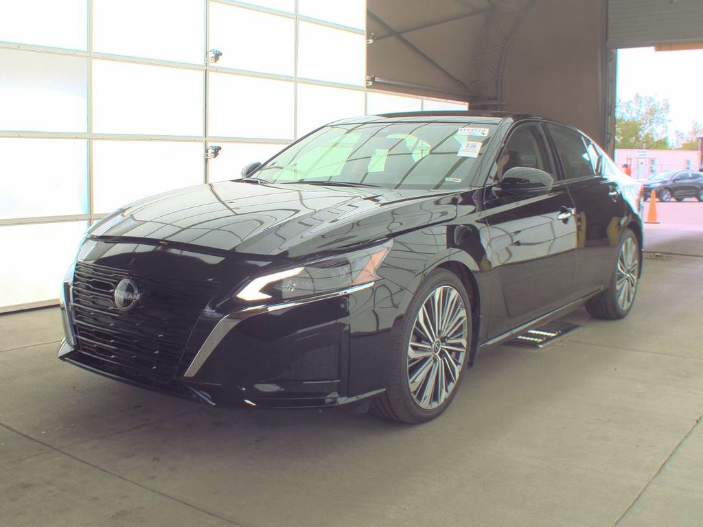 2025 Nissan Altima SL photo