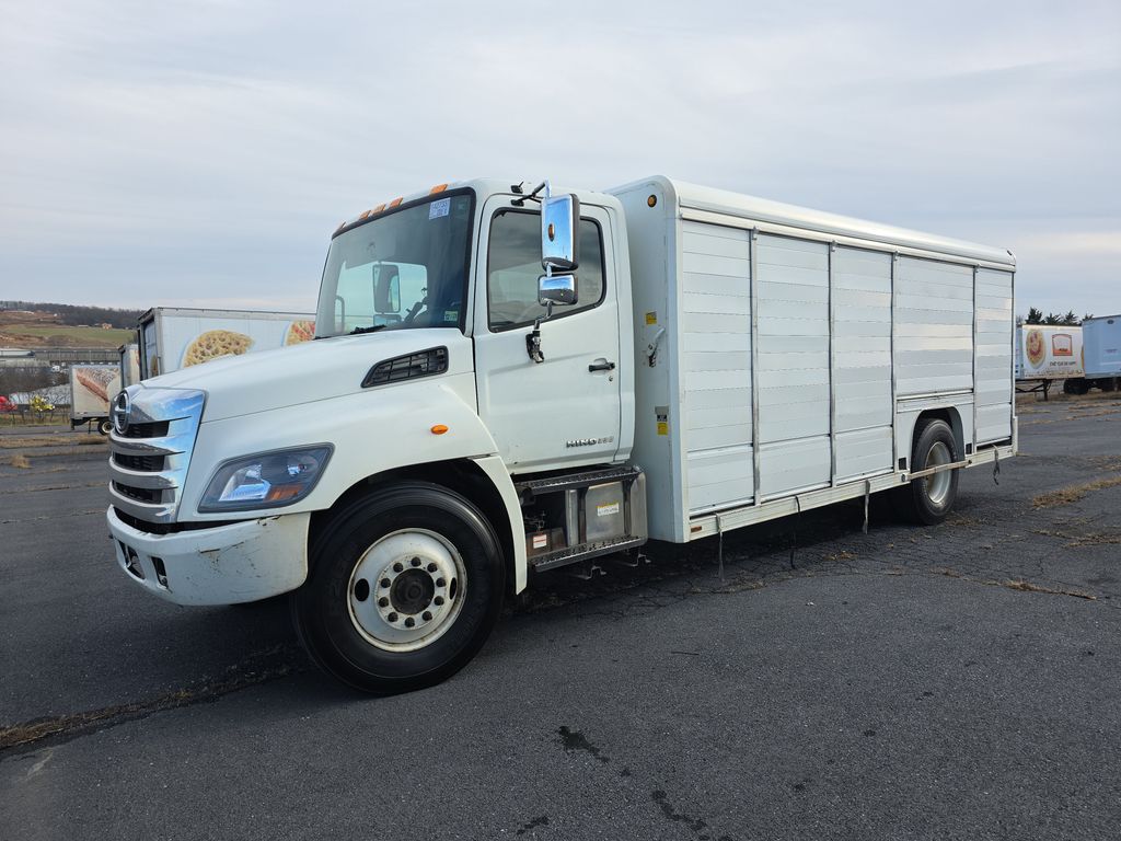 2015 Hino Hino 338 photo