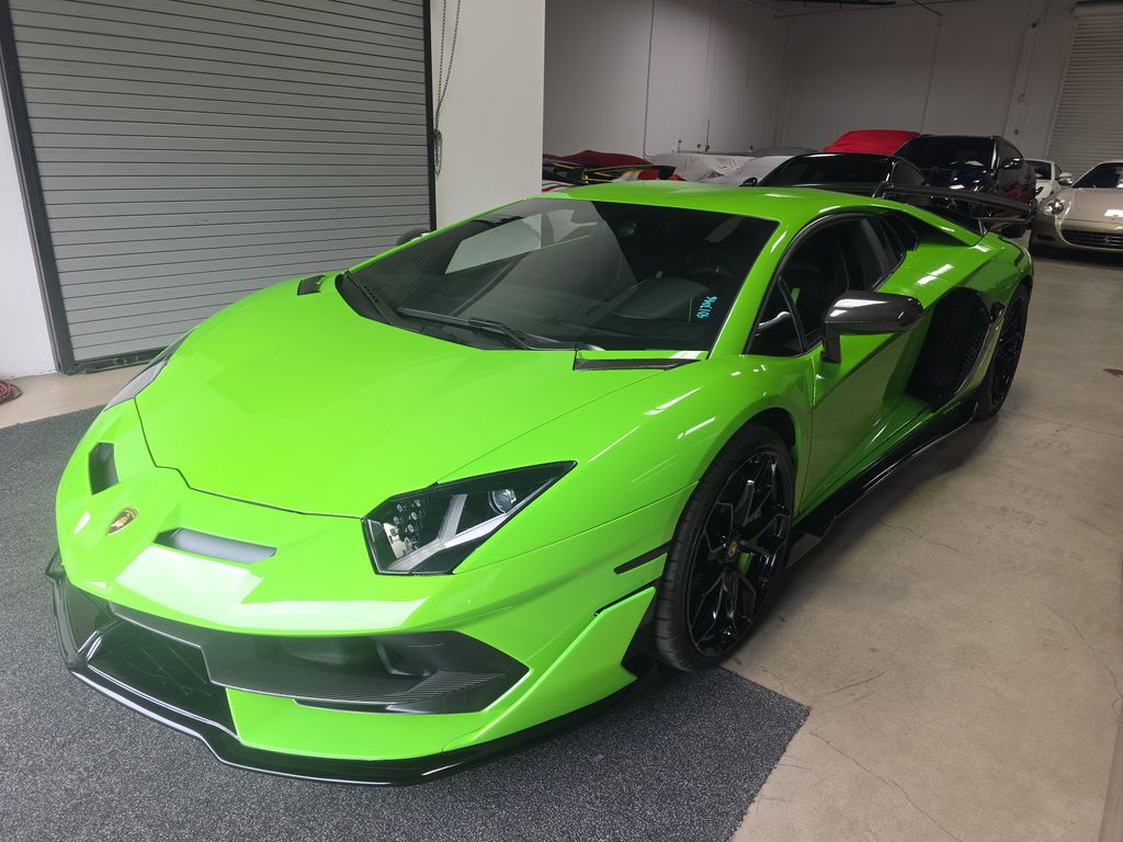 2019 Lamborghini Aventador SVJ photo