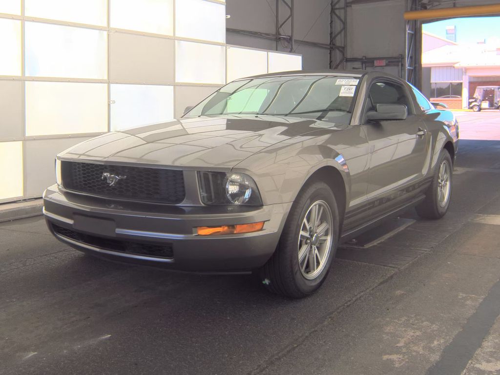 2005 Ford Mustang Premium photo
