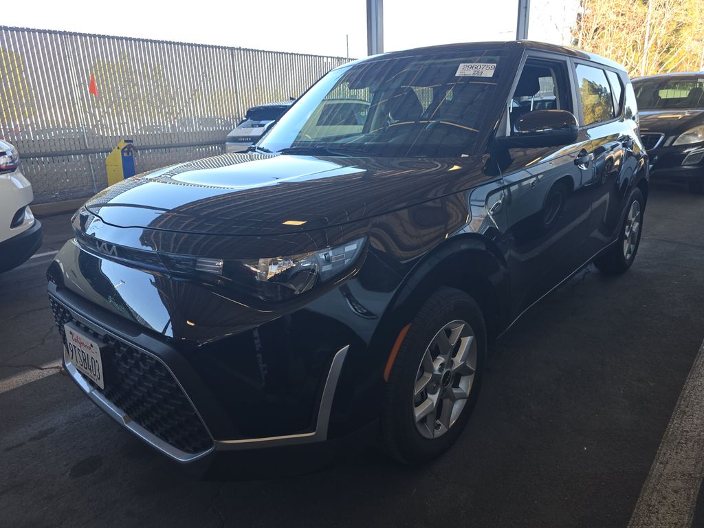 2025 Kia Soul LX photo