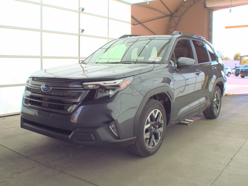 2025 Subaru Forester Premium photo