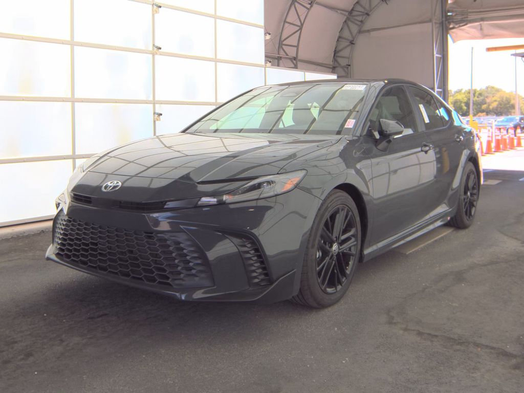 2025 Toyota Camry SE photo