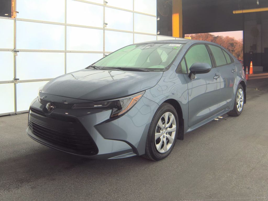 2025 Toyota Corolla LE photo