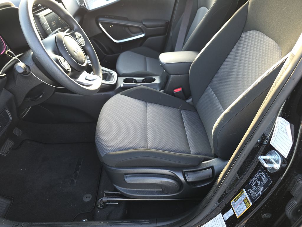 2025 Kia Soul LX photo
