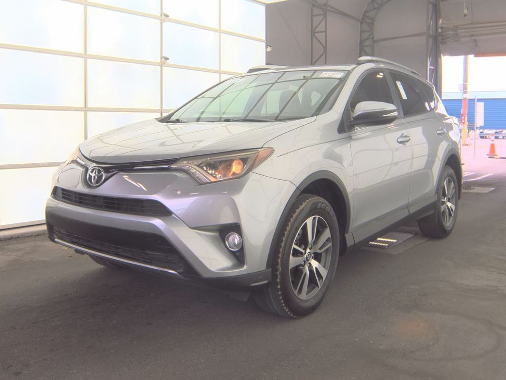 2016 Toyota RAV4 XLE photo