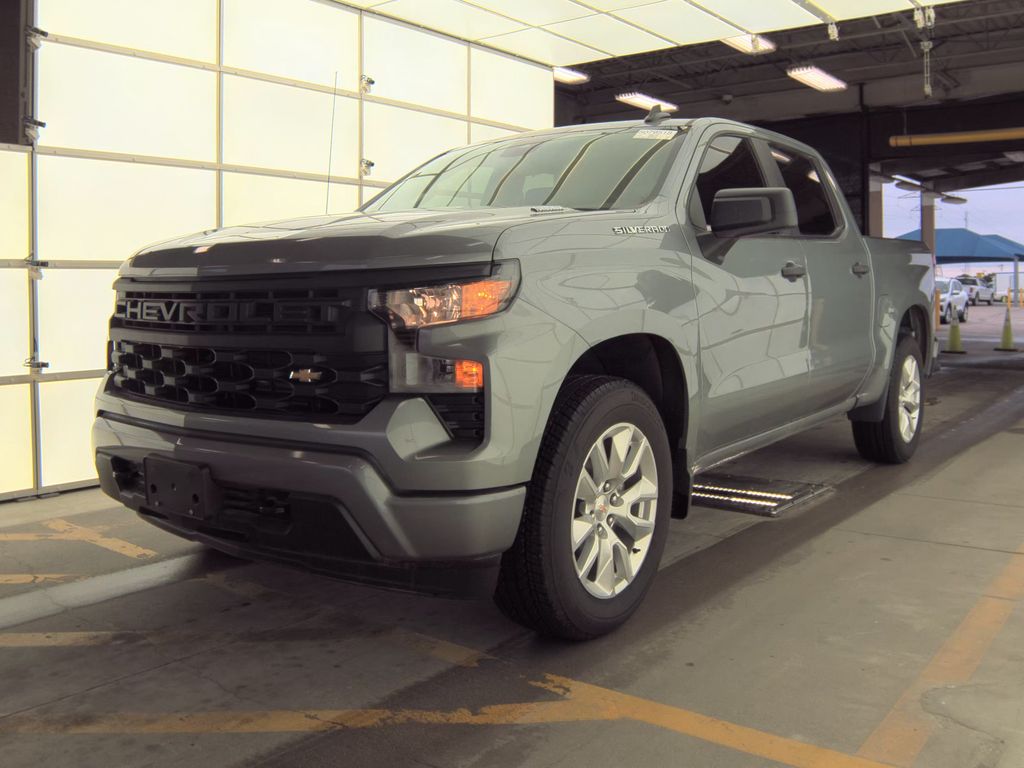 2025 Chevrolet Silverado 1500 Custom photo