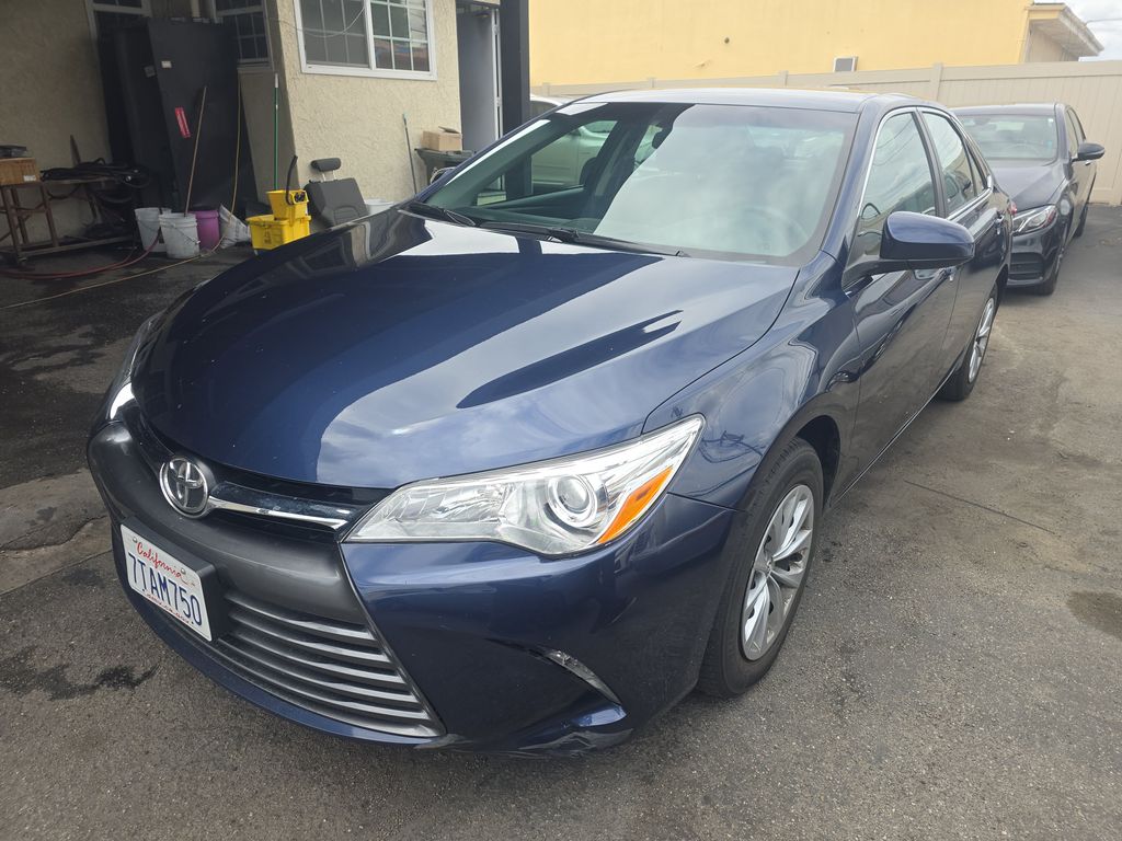 2016 Toyota Camry LE photo