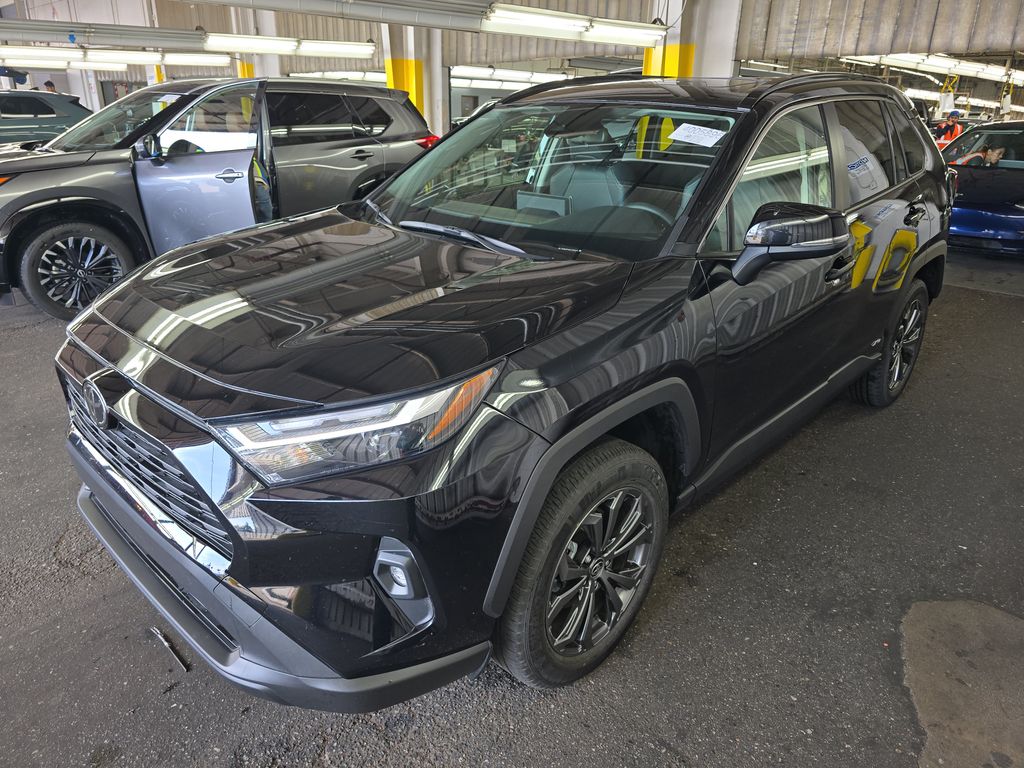 2025 Toyota RAV4 XLE Premiu photo