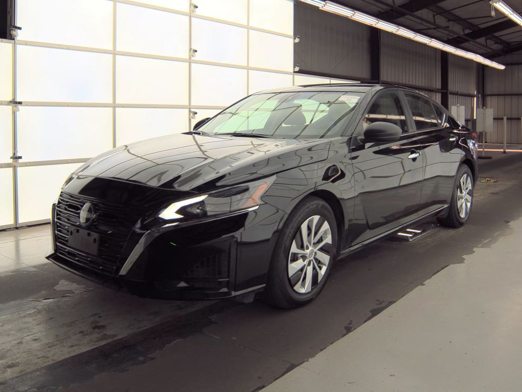 2025 Nissan Altima S photo