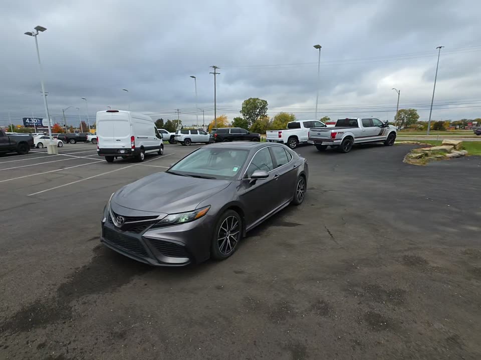 2021 Toyota Camry SE photo