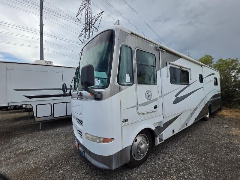 2003 Tiffin Allegro BAY Bounder photo