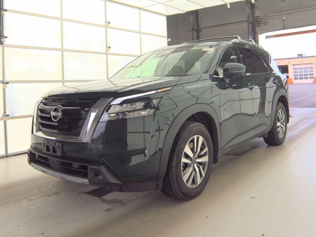 2025 Nissan Pathfinder SL photo
