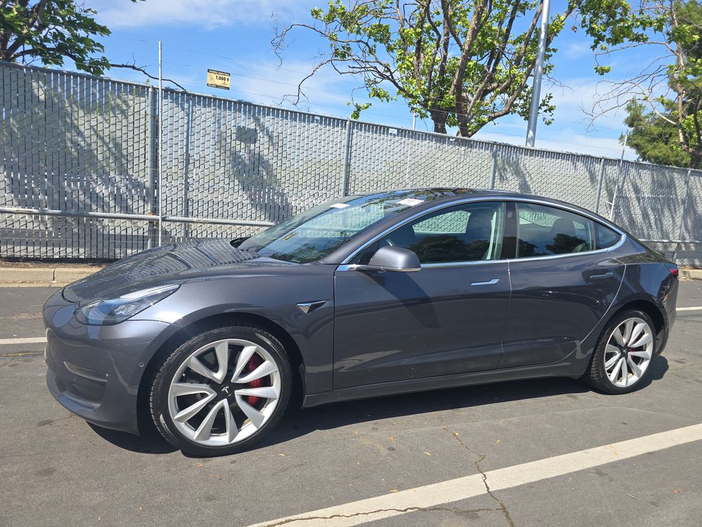 2018 Tesla Model 3 Perform photo