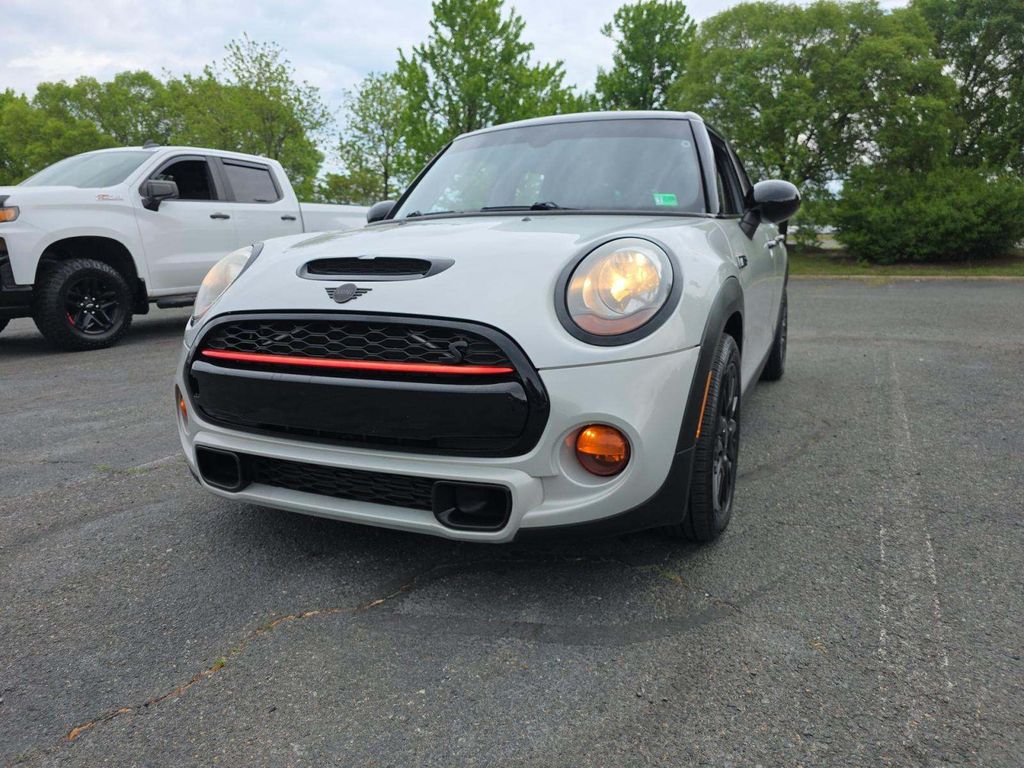 2016 MINI Hardtop S photo
