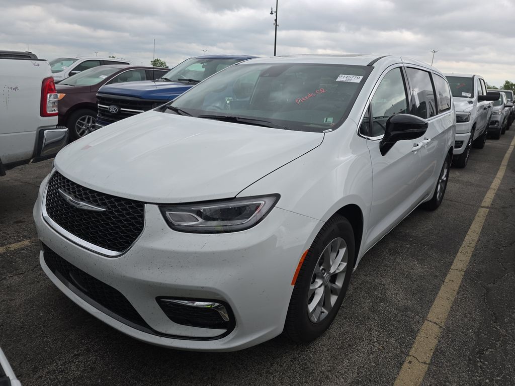 2026 Chrysler Pacifica Limited photo