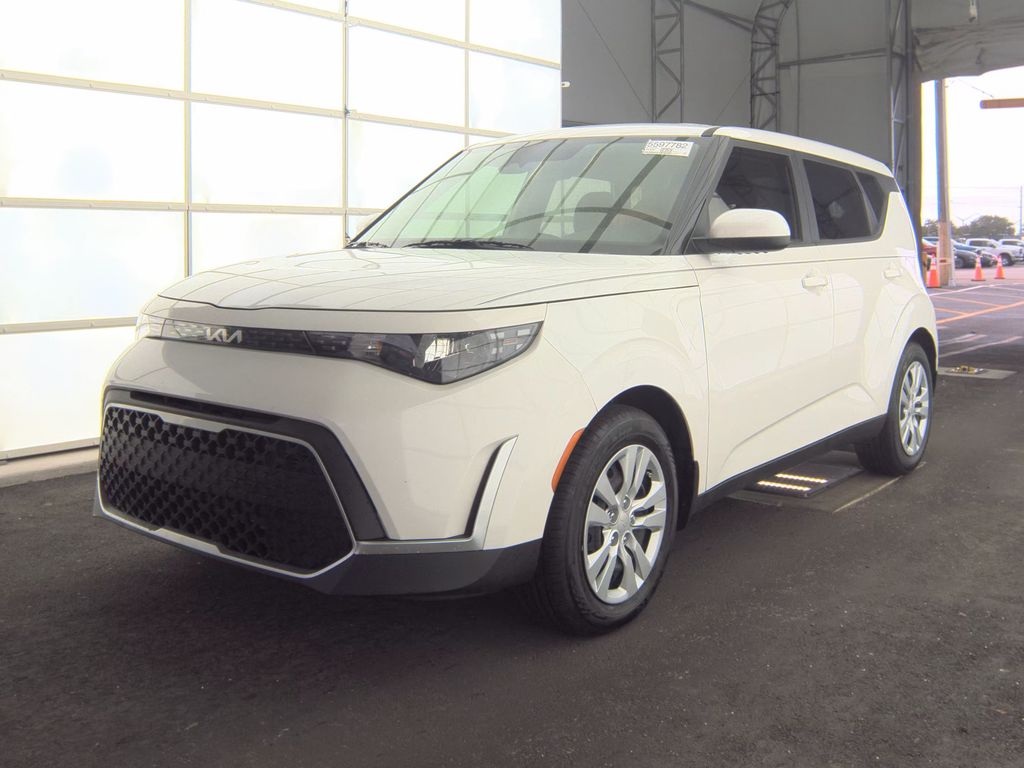 2025 Kia Soul LX photo