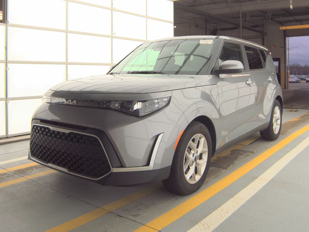 2025 Kia Soul LX photo