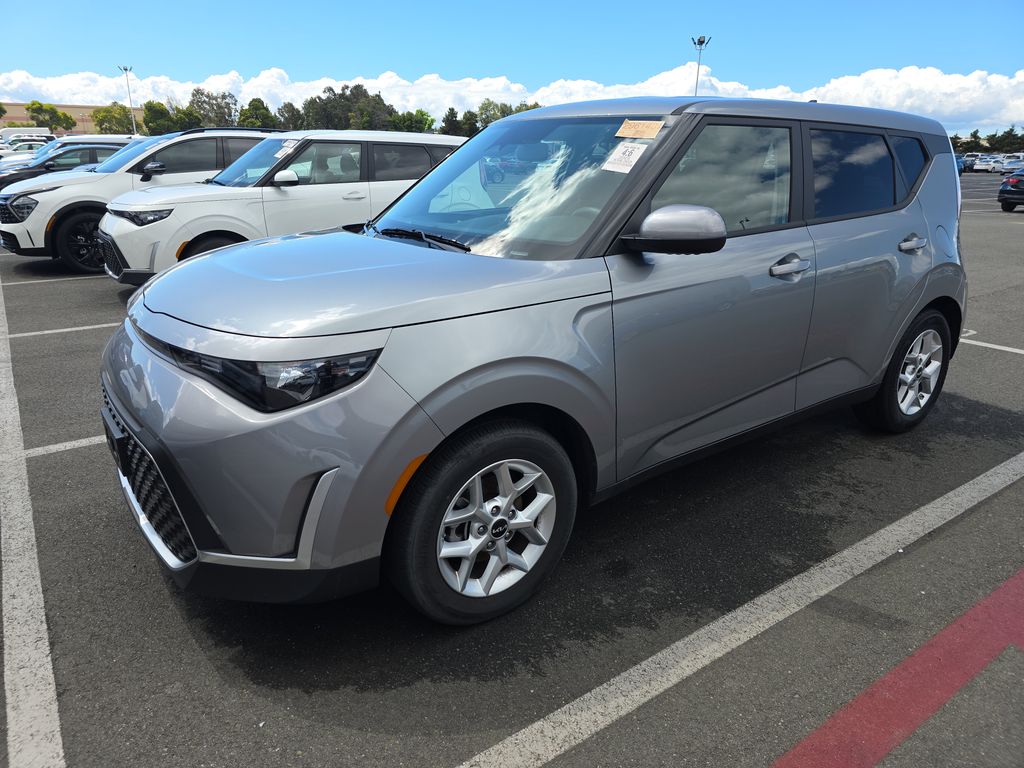 2025 Kia Soul LX photo
