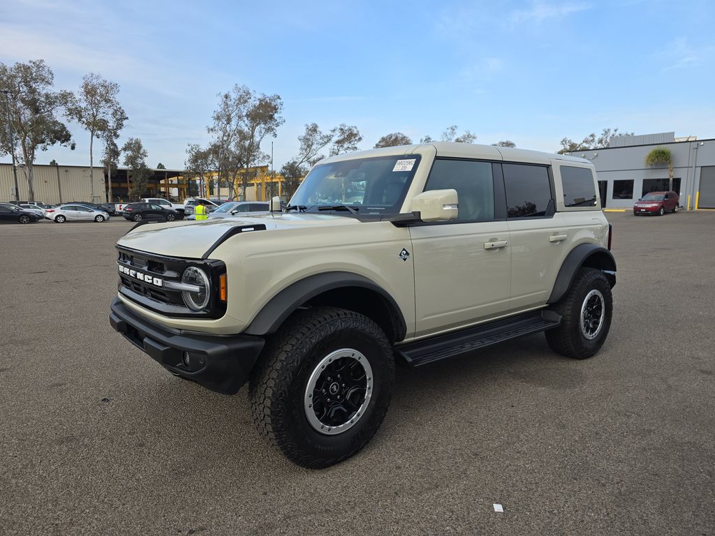 2025 Ford Bronco Outer Bank photo